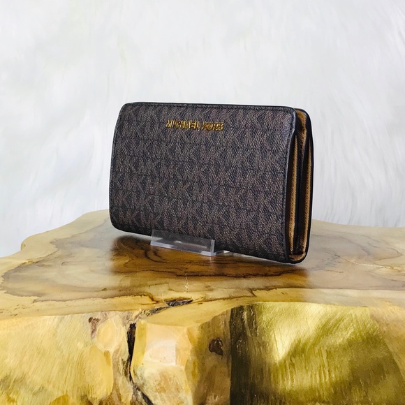 Michael Kors Jet Set Travel Slim Bifold Wallet - Picture 2 of 8